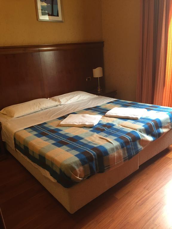 Hotel Wonderful In Roma Exterior foto